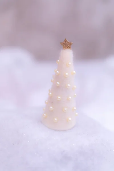 Χριστουγεννιάτικη Διακόσμηση Φόντο Χιόνι Χριστουγεννιάτικο Δέντρο — Φωτογραφία Αρχείου