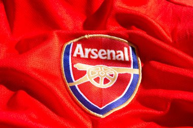 Pringsewu, Lampung 9 Ekim 2024 seçici odak noktası FC Arsenal futbol kulübünün kumaş desenli bayrağı, orijinal doku bayrağı. 3d illüstrasyon