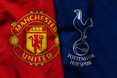 Pringsewu, Lampung; 05 Mayıs 2025; FC Manchester United futbol kulübü logosu dokusunda FC Tottenham Hotspur, Avrupa Ligi final kulübü konsepti