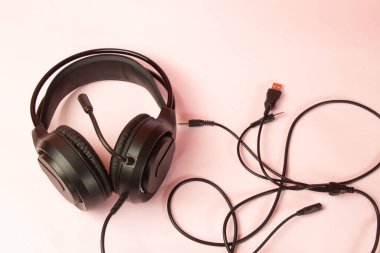 Mikrofon ve Kablolu Siyah Oyun Kulaklığı