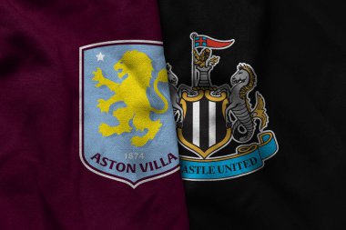 Pringsewu, Lampung; 15 Ağustos 2025; Aston Villa futbol kulübü logosu Newcastle United ve Premier League takımlarına karşı tekstil bayrağı