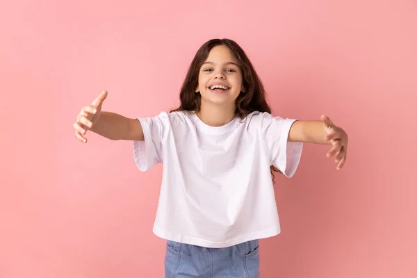 Free Hugs Come Arms Portrait Little Girl Wearing White Shirt — Stock Photo, Image