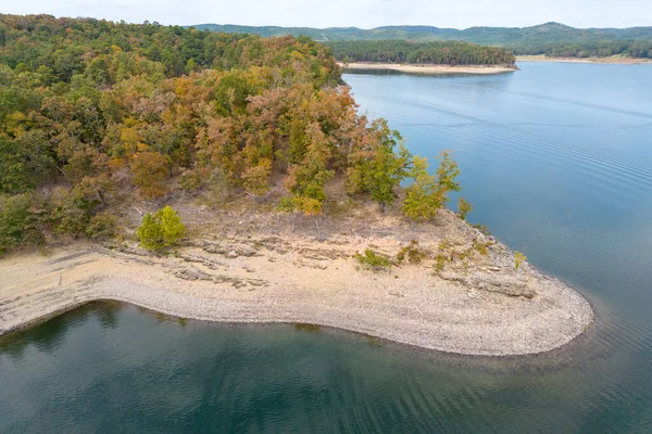 Αεροφωτογραφία Του Τοπίου Της Επιφάνειας Του Νερού Της Λίμνης Broken — Φωτογραφία Αρχείου