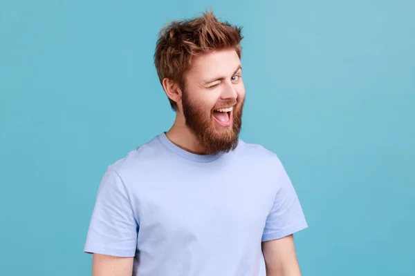 Portrait Bearded Man Being Good Mood Smiling Broadly Winking Camera — Fotografie, imagine de stoc