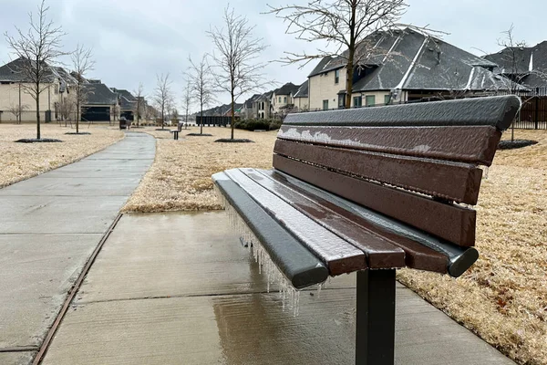 Ice Crusted Ground Texas Park Icy Wet Slippery Road Bench — Stock Photo, Image