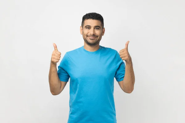 Porträt Eines Optimistischen Fröhlich Lächelnden Unrasierten Mannes Blauen Shirt Der — Stockfoto