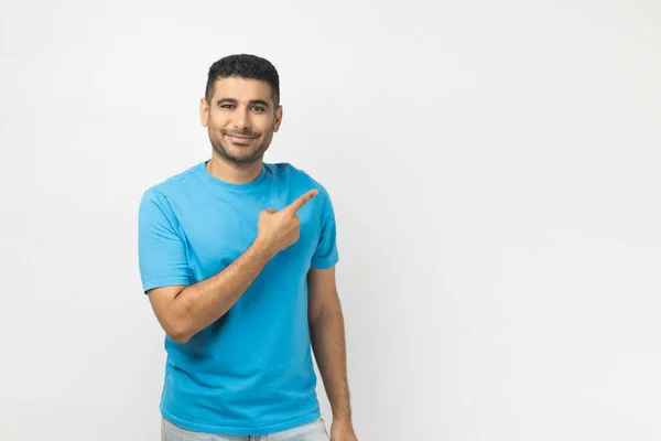 Retrato Sorrir Alegre Atraente Homem Sem Barba Vestindo Azul Shirt — Fotografia de Stock
