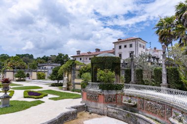 Miami, Florida - 25 Ağustos 2023: Vizcaya Müzesi ve Bahçeleri, saray, Rönesans mimari anıtı.