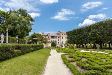 Miami, Florida - 25 Ağustos 2023: Vizcaya Müzesi ve Bahçeleri, işadamı James Deering 'in eski villası.