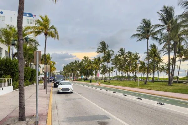 Miami Floryda Sierpnia 2023 Malowniczy Poranek Widok Ulicę Ocean Drive — Zdjęcie stockowe