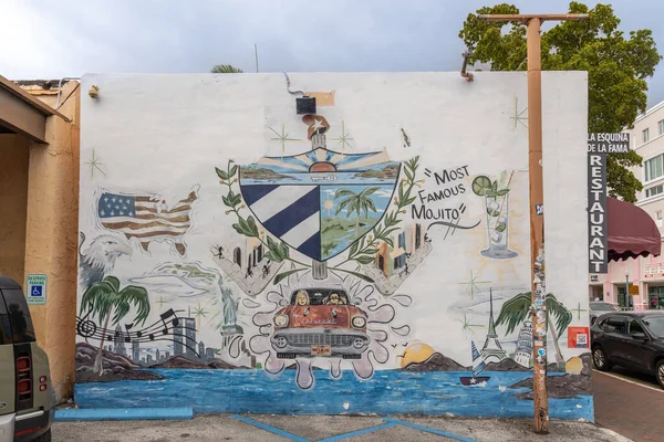 佛罗里达州迈阿密 2023年8月25日 在小哈瓦那迈阿密一家餐馆的墙上作画 — 图库照片