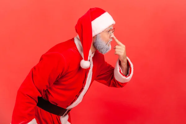 Side View Portrait Elderly Man Gray Beard Wearing Santa Claus — Stock Photo, Image