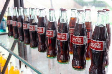 Arcadia, Oklahoma - 25 Ekim 2023 Pops 66 Soda Ranch 'te Coca Cola.