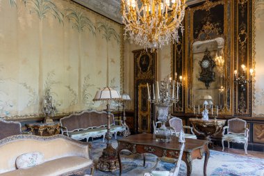 Miami, Florida - 25 Ağustos 2023: Villa Vizcaya Müzesi, İtalyan mimari odası.