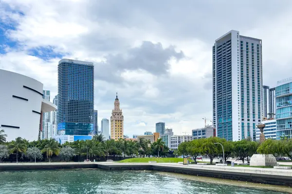Miami Floride Août 2023 Freedom Tower Anciennement Hébergeant Des Cubains — Photo