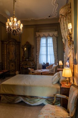 Miami, Florida - 25 Ağustos 2023: Villa Vizcaya, Miami. Vizcaya Müzesi ve Bahçeleri 1916 'da dekore edilmiş odaları olan deniz kıyısındaki bir malikanedir..