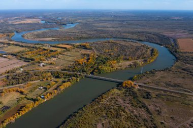 Patagonya 'daki Rio Negro manzarası, Arjantin' in General Conesa şehrinden geçiyor..