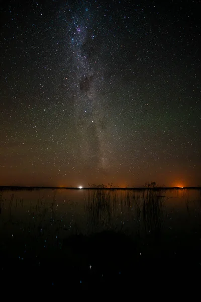 Stjärnhimlen Reflekteras Vattnet Pampa Provinsen Patagonien Argentina — Stockfoto