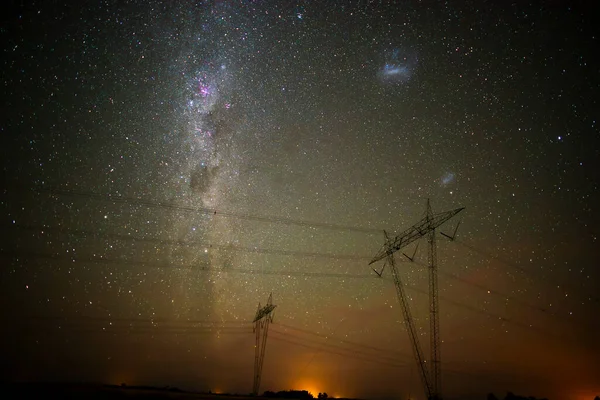 Hoogspanningsleiding Een Nachtelijk Landschap Pampa Patagonië Argentinië — Stockfoto