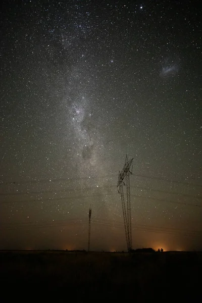Linea Elettrica Alta Tensione Paesaggio Notturno Pampa Patagonia Argentina — Foto Stock