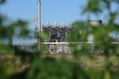 Arjantin petrokimya endüstrisinin sanayi tesisleri, Patagonya, Arjantin.