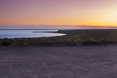 Alacakaranlıkta Yarımada Valdes manzarası, Dünya Mirası Bölgesi, Patagonya Arjantin