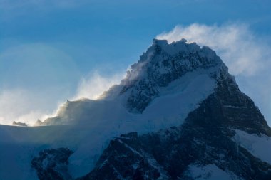 Dağ manzarası, Torres del Paine Ulusal Parkı, Patagonya, Şili.