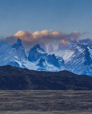 Dağ manzarası, Torres del Paine Ulusal Parkı, Patagonya, Şili.