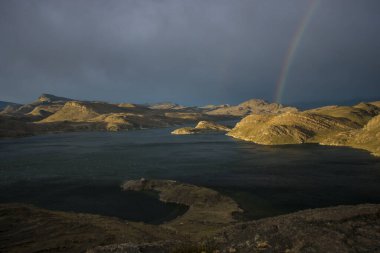 Torres del Paine Ulusal Park Manzarası, Dağ Ortamı, Patagonya, Şili.