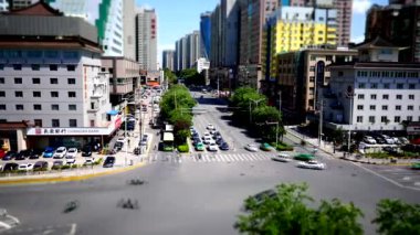 Çin, XinJiang, 01.01.2024 Çin 'deki yoğun bir ana caddenin tarihi geçmiş görüntüsü.