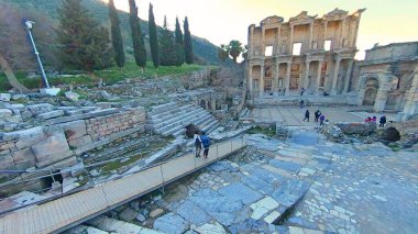 İzmir, Türkiye, 01.01.2024, Celsus Kütüphanesi Efes arkeoloji alanında antik bir Roma binasıdır.