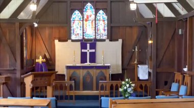 Dini Hristiyan ya da Katolik mihrabının kutlamalara ve cenazelere ibadet etmek için yakın çekimi