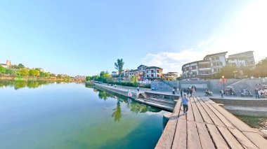 Çin, LeShan, 01.01.2025 güzel Rugong nehri eski Suji Çin şehrinden akıyor.