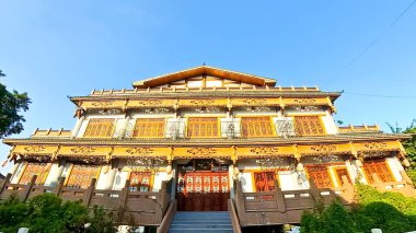 Eski Suji Çin kasabasında eski bir Tibet tapınağının görüntüleri.