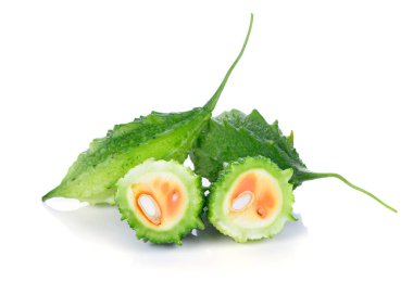 Acı kavun beyaz arkaplanda izole