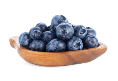 Beyaz arka plan üzerinde taze yaban mersini meyve