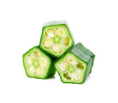 Bamya beyaz arkaplanda izole edildi.