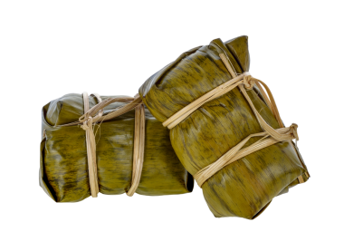 Muz yaprağı ambalajlı Tayland usulü pirinç tatlısı. şeffaf png