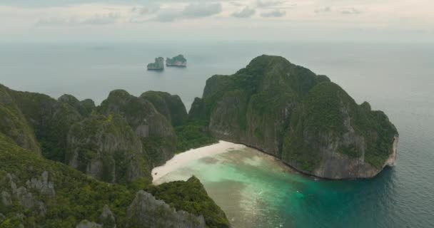 공중에서 제도의 하이퍼 Krabi Phuket 랜드마크이다 아름다운 청록색 바닷물을 마시며 — 비디오