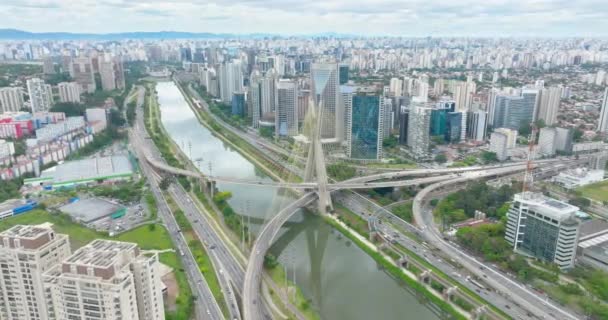 Vista Aérea Octávio Frias Oliveira Ponte Estaiada Sobre Rio Pinheiros — Vídeo de Stock