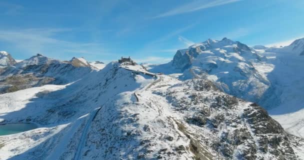 Flygdrönare Flyger Över Gornergrat Med Matterhorn Utsikt Vintern Schweiz Majestätiska — Stockvideo