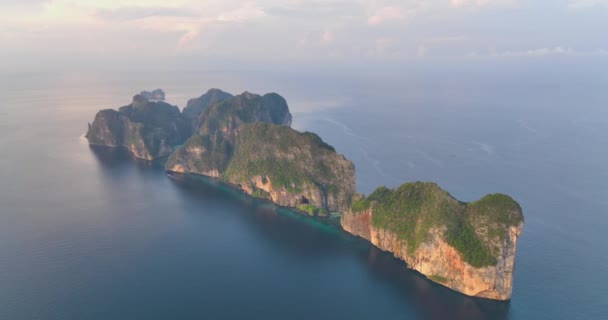 공중에서 랜드마크 Krabi Phuket 아름다운 청록색 바닷물로 이루어진 놀라운 해변을 — 비디오