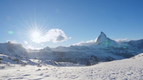 Πανοραμική Φύση Τοπίο Της Matterhorn Περπάτημα Μονοπάτια Που Καλύπτουν Χιόνι — Αρχείο Βίντεο