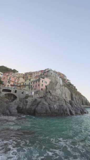 Manarola Spezia Italien Färgglada Cliffside Town Seaside Mountainous Berömda Cinque — Stockvideo