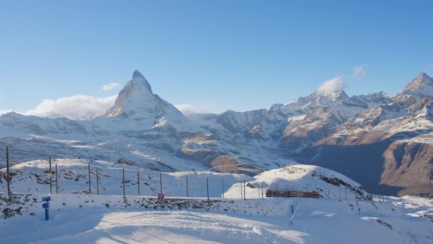 Gornergrat Bahn Richtung Bergstation Mit Matterhornkulisse Zermatt Einem Sonnigen Wintertag — Stockvideo