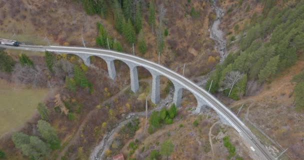 Landwasser Viadukt Világörökségi Látvány Luxus Gleccser Bernina Expressz Svájci Alpokban — Stock videók