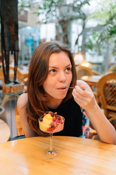 Young Woman Teenager Girl Eating Ice Cream Tropical Restaurant High — Stock Photo, Image