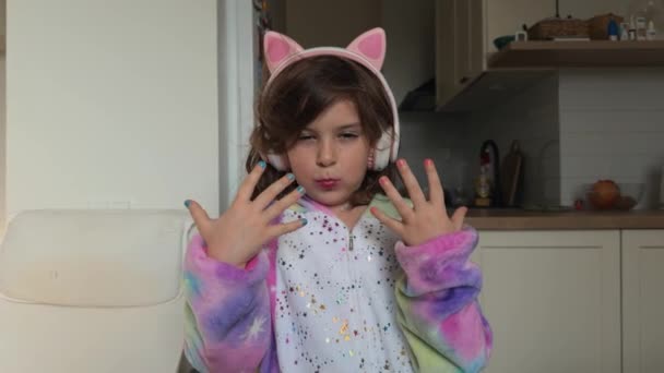 Waist Video Child Girl Years Old Kids Makeup Nails Polish — стоковое видео