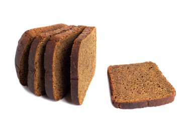 Beyaz arka planda izole edilmiş tam buğday ekmeği dilimi.