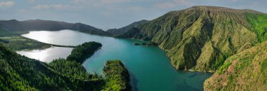 Lagoa do Fogo, Agua de Pau Massif stratovolcano 'da Portekiz takımadalarının Sao Miguel adasının merkezinde yer alan bir krater gölüdür.